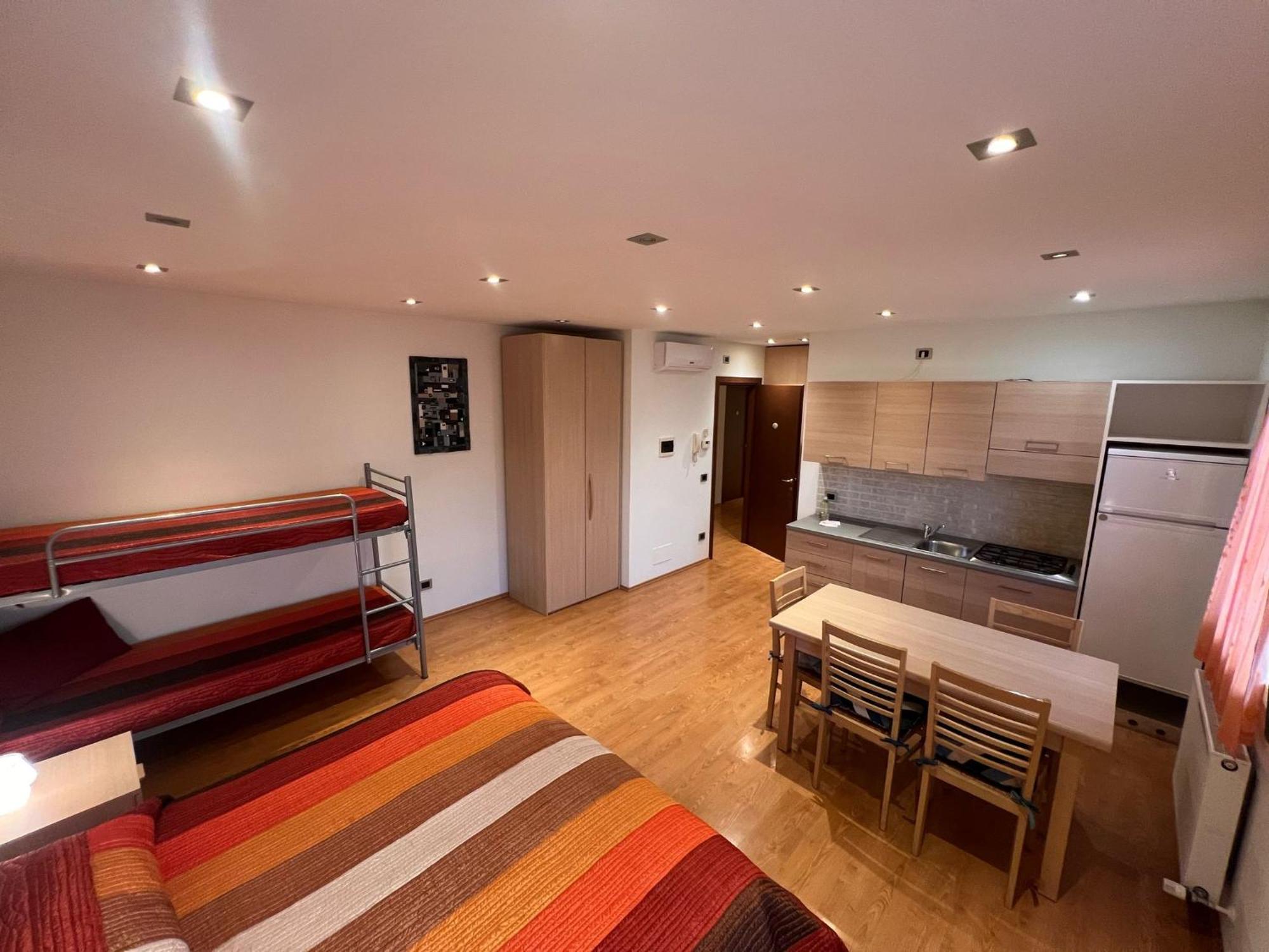 Residence Stefania Cavasso Nuovo Kültér fotó